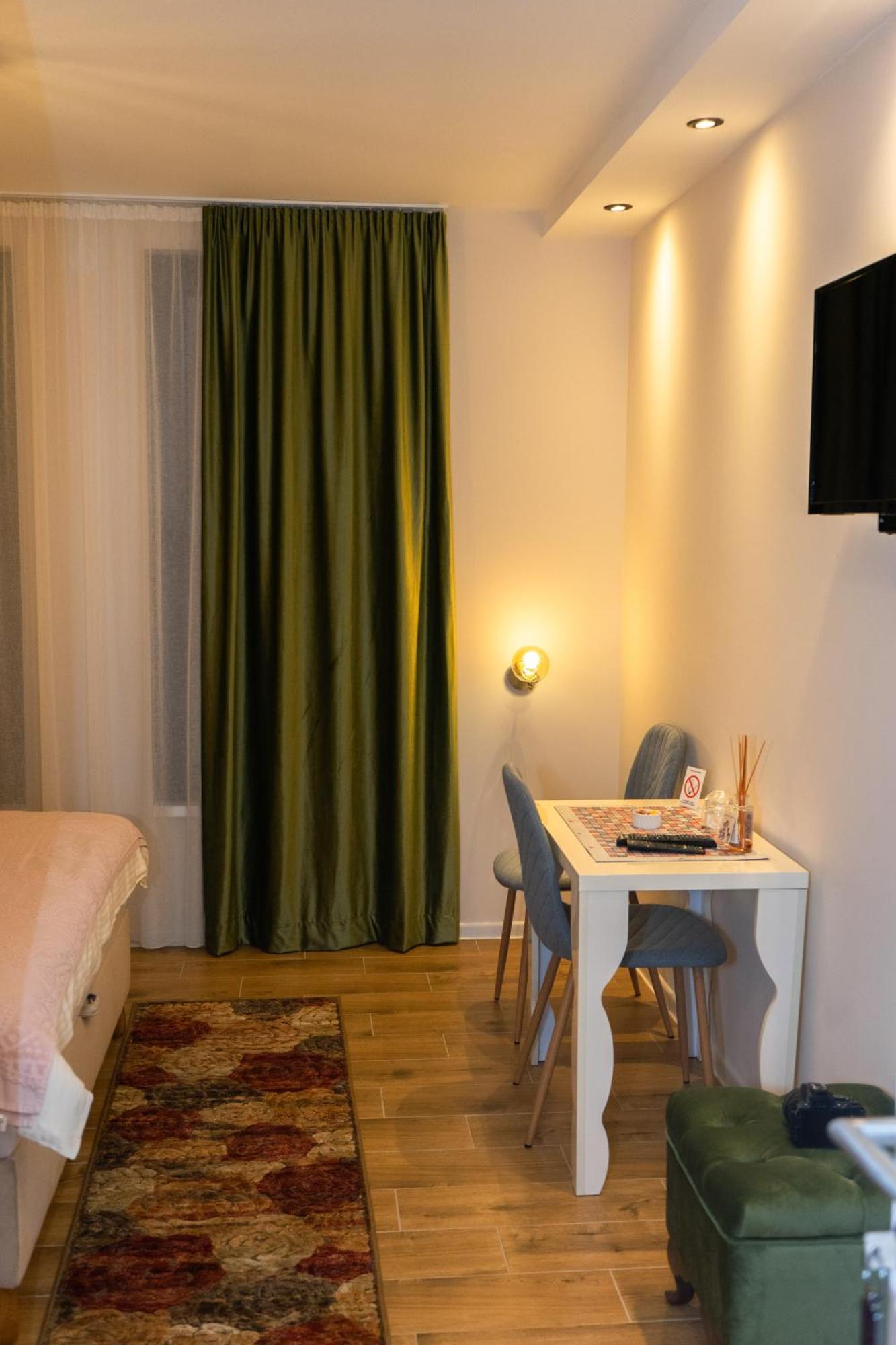 Merak Rooms & Caffe Bar Šabac Exteriör bild
